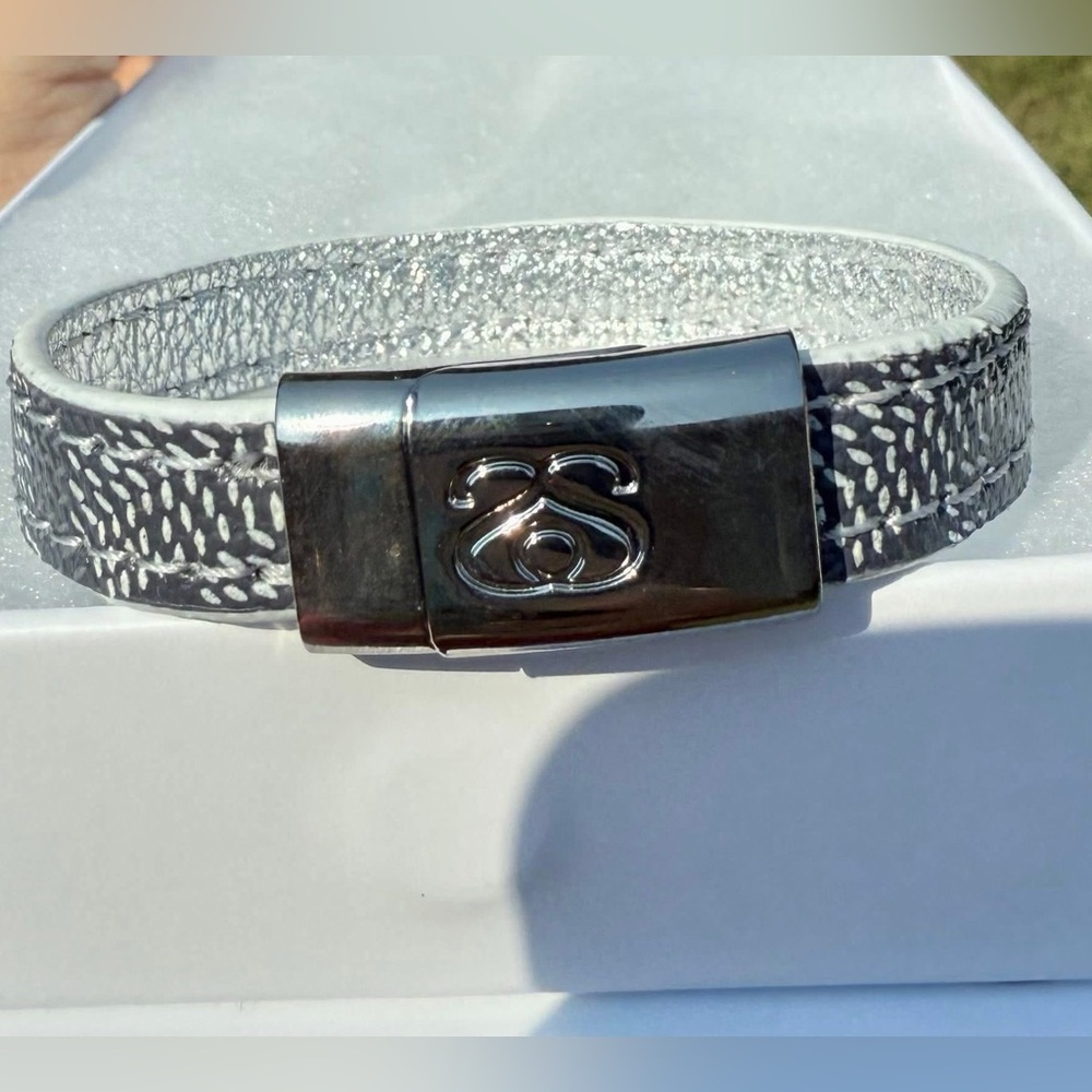 Spark*l bands - Size 2 - Upcycled Grey Goyard Gracie Bracelet w/Magnetic Clasp - Picture 5 of 11